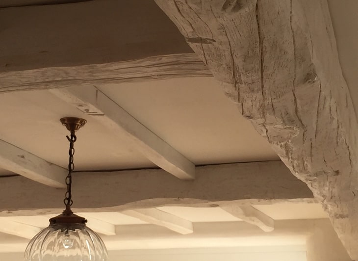 White-Ceiling-Beams